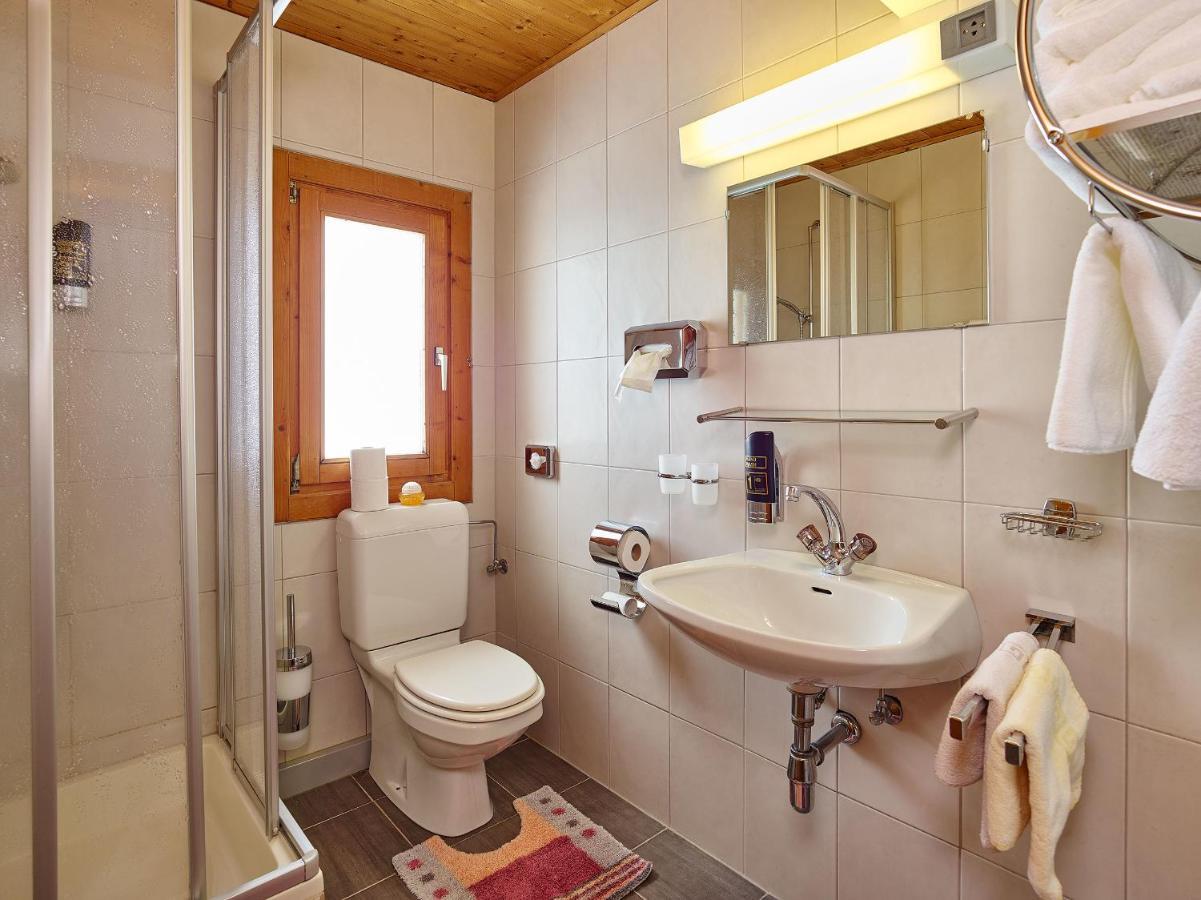 Hotel Garni Kristall Kühtai Rum bild