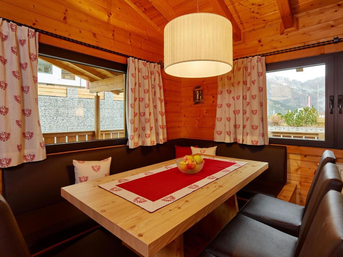 Hotel Garni Kristall Kühtai Rum bild