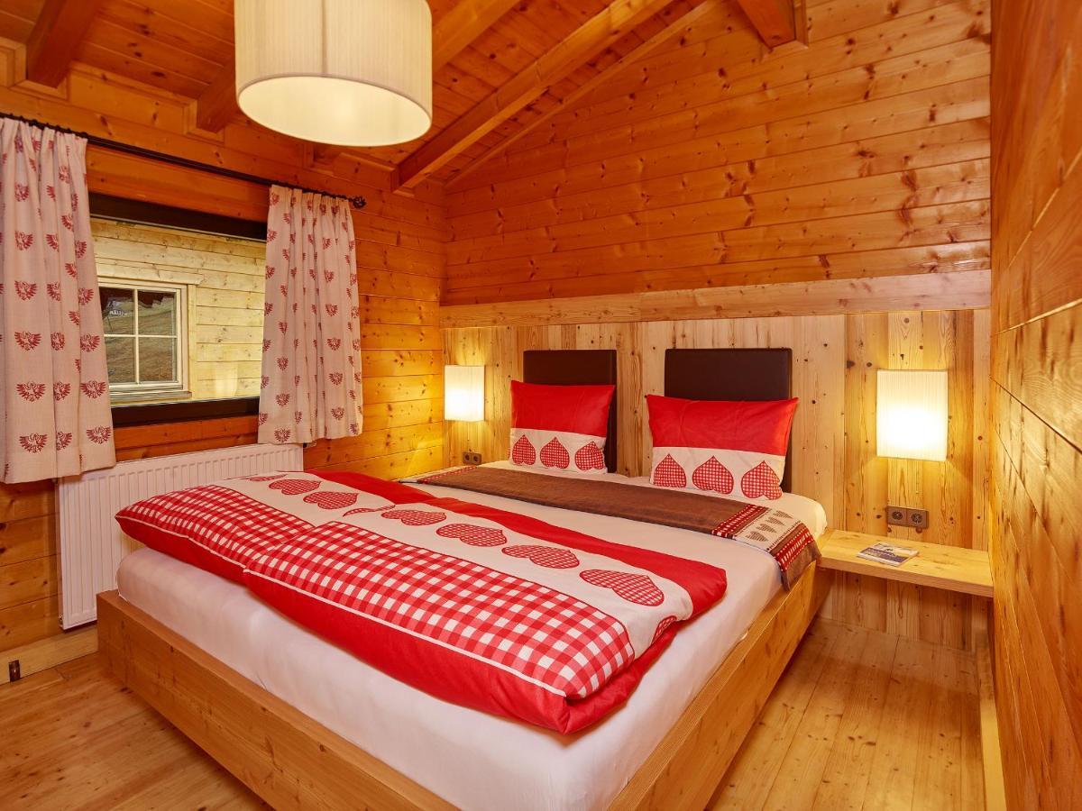 Hotel Garni Kristall Kühtai Rum bild